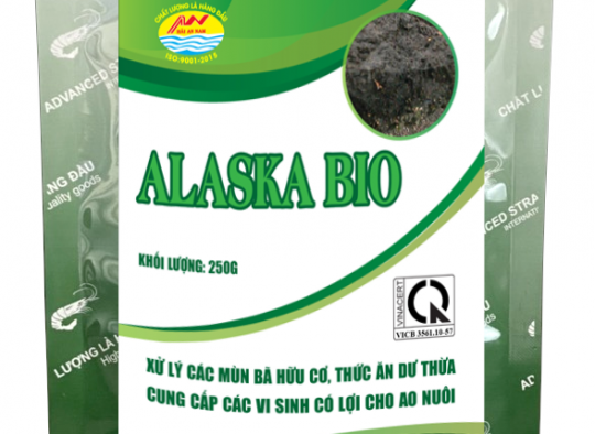 ALASKA BIO: Xử lý mùn bã hữu cơ, cung cấp vi sinh có lợi cho ao nuôi